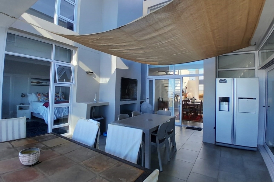 4 Bedroom Property for Sale in Yzerfontein Western Cape
